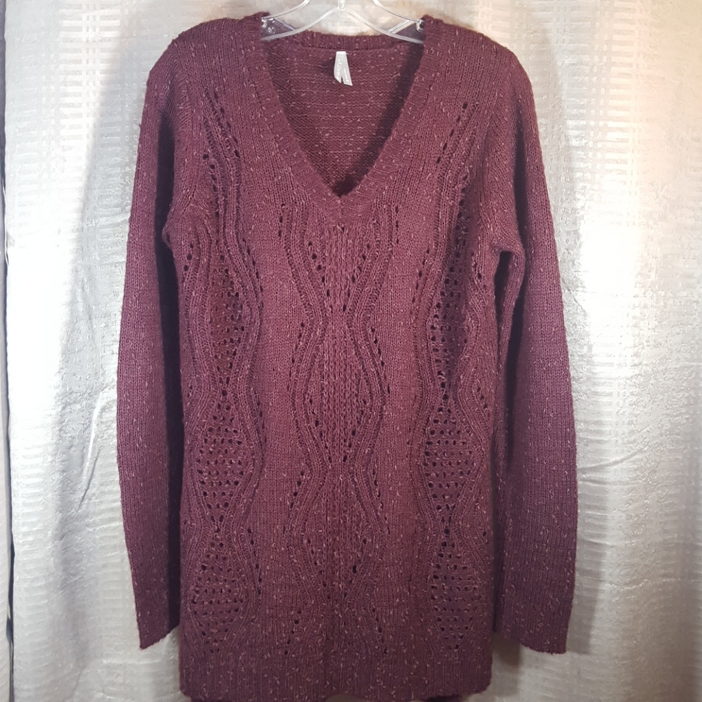 Vanity women's v-neck burgundy long sweater M